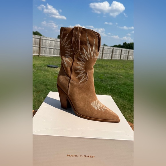 MARC FISHER Comfort Rogers Pointed Toe Western Boot, size 8M - Picture 7 of 13